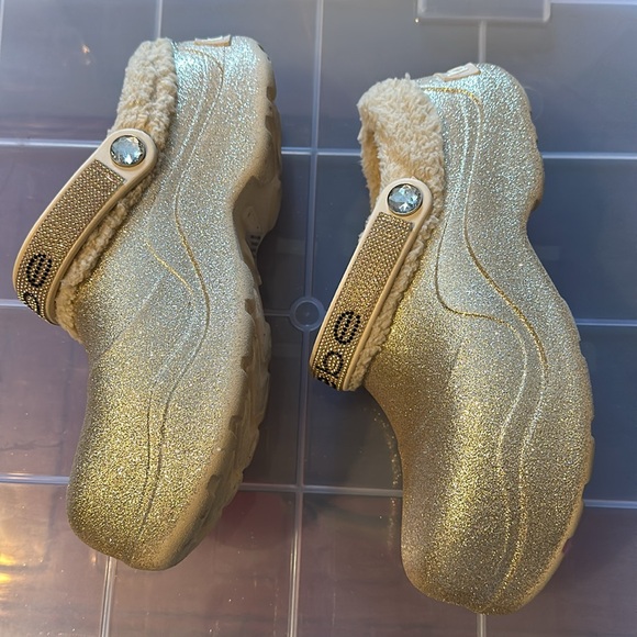 BEBE croc slides. Size 9. NEW, unworn. Gold glitter color. - Picture 5 of 8